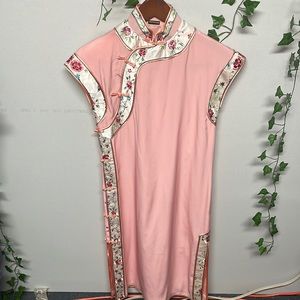 Beautiful, cute and elegant Asian dress. Size S/M